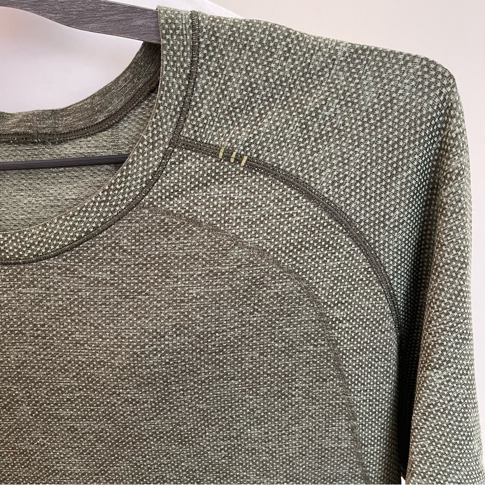 Lululemon Metal Vent Tech Short Sleeve Green Twill / Dark Olive Size Large - Picture 9 of 14